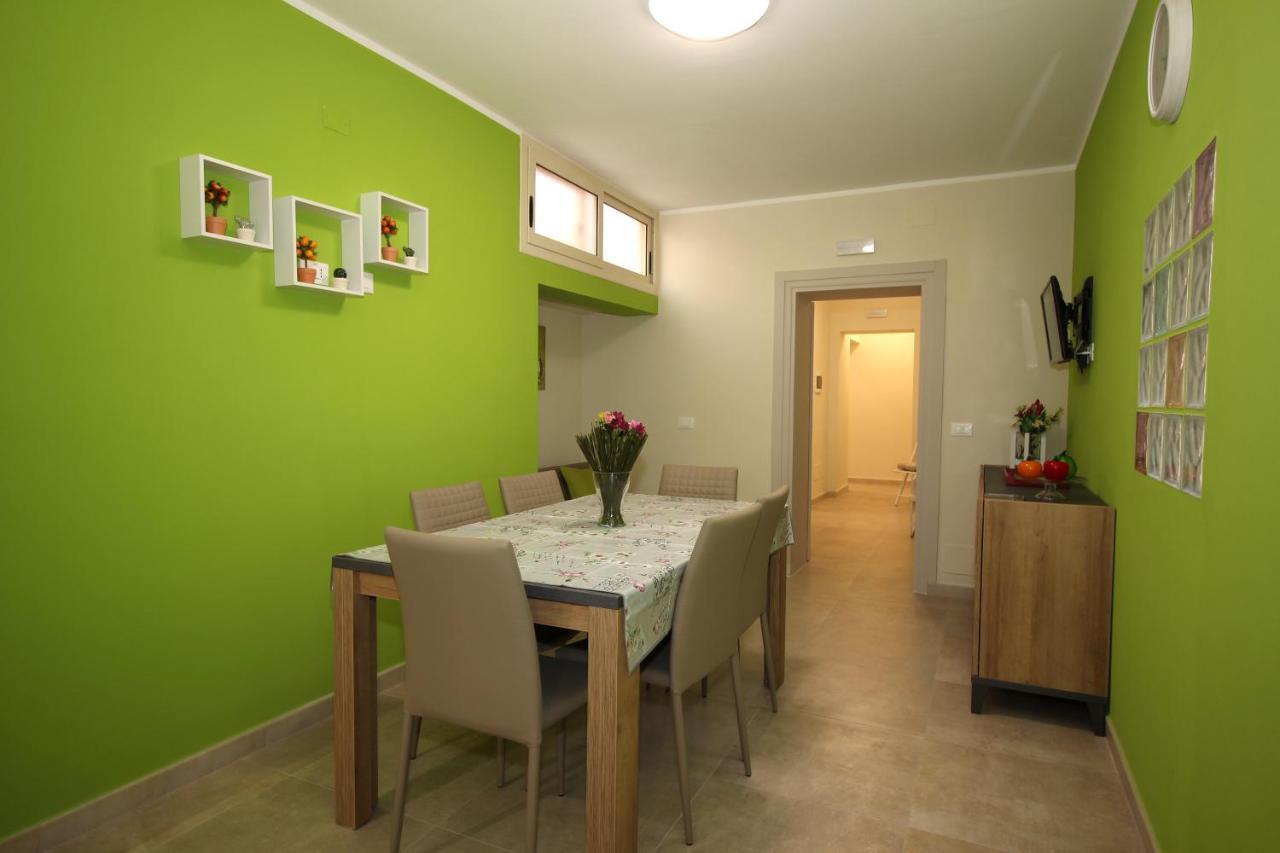 Porte Maqueda Homestay *